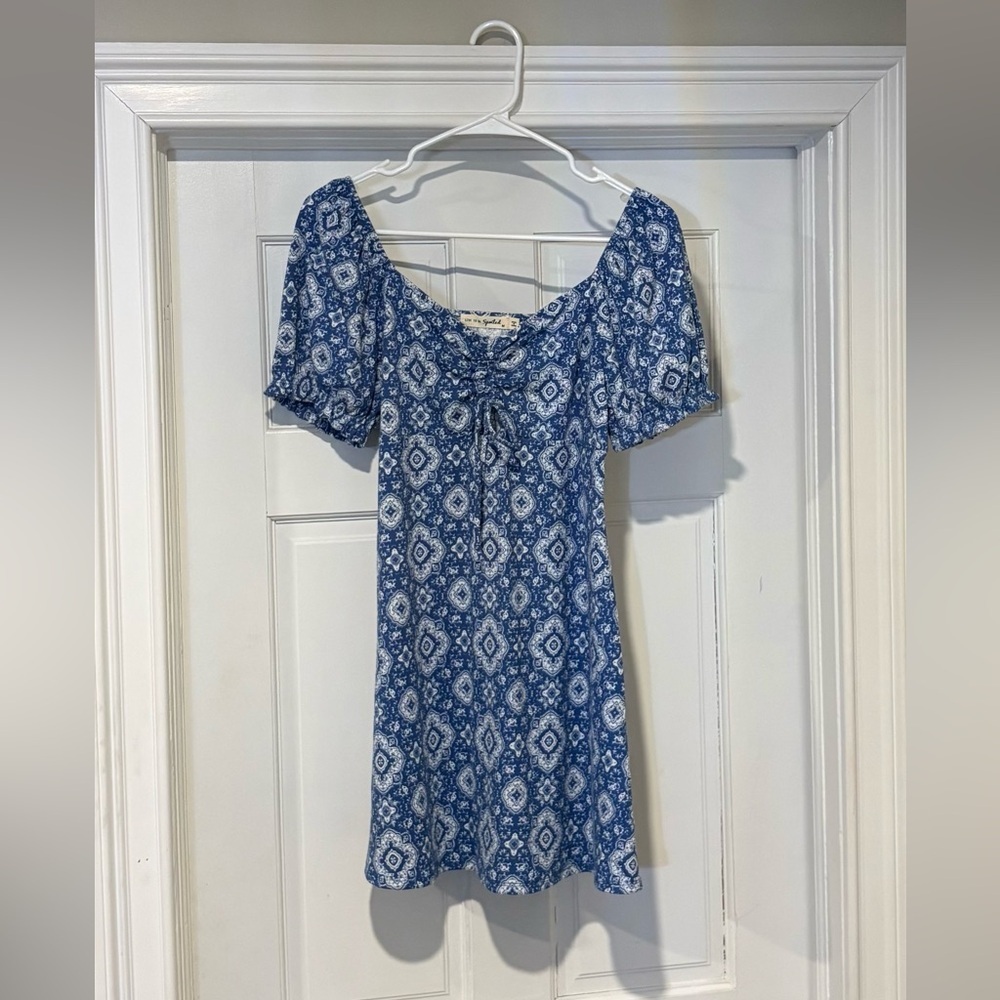 Live To Be Spoiled Size Medium Blue Patterned (juniors) Dress